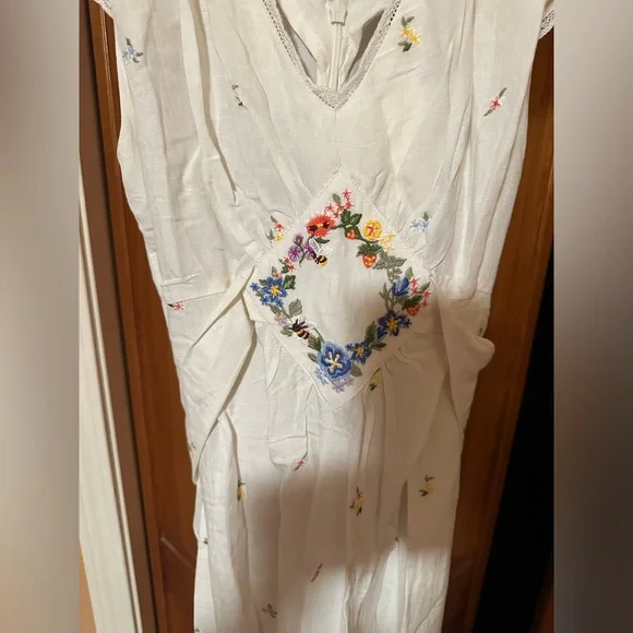 Anthropologie Cream Floral Embroidered Dress - Picture 11 of 16